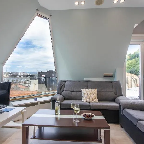 LUXURY DUPLEX PENTHOUSE WITH TERRACE-OLD TOWN, hotel in Donostia-San Sebastián