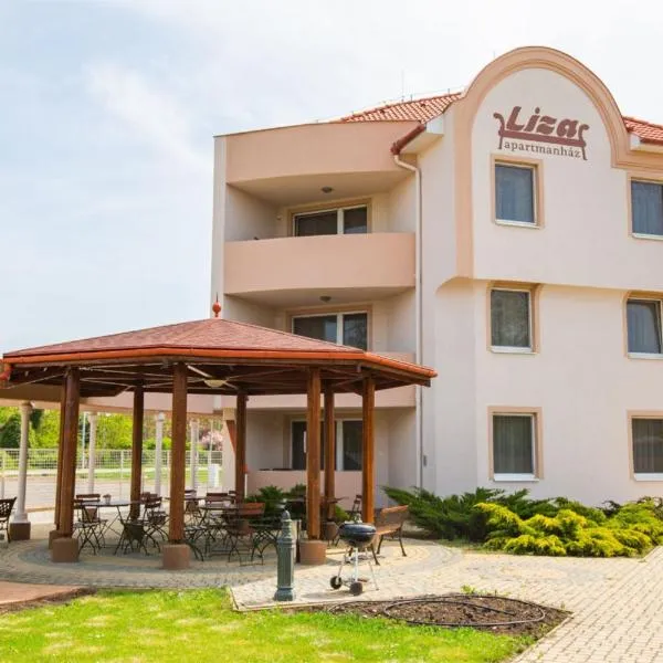 Liza Apartmanok、ハイドゥソボスローのホテル