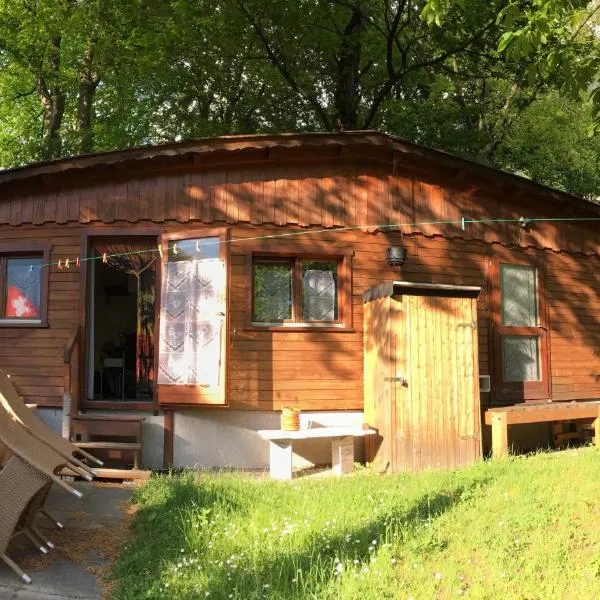 Chestnut's Little Chalet, hotel v destinaci Collonges