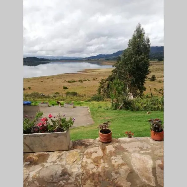 El Cascajal: Amazing lake view. Vista al lago, hôtel à Guatavita
