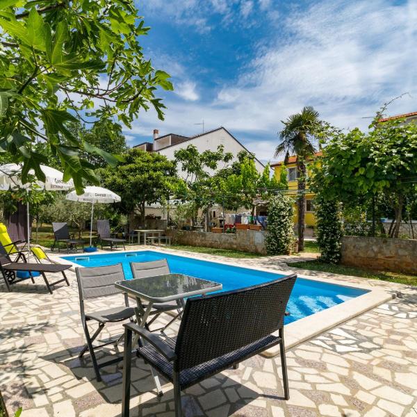 Apartment Villa Sandra - PUL411 by Interhome