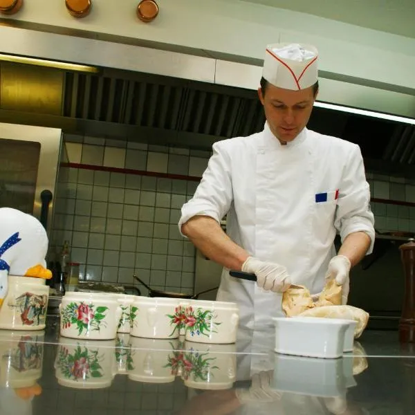 Logis Hôtel - Restaurant Aux Bruyères, hotel di Orbey