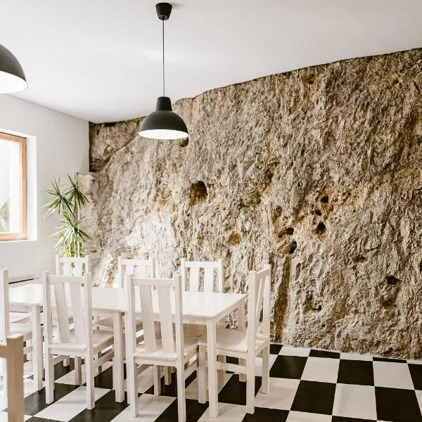 sziklavendeghaz, hotel v destinaci Veszprém