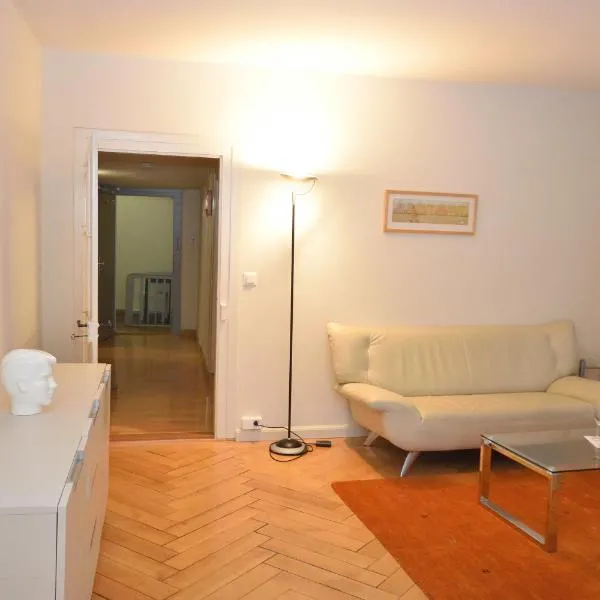 1BR flat in historical center - Symbol 3, hotel in Zurich