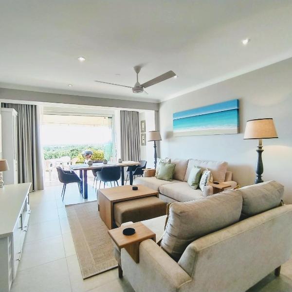 Sara's Upmarket Apartment - Lagoon Views, Patio, Braai & WIFI & DSTV