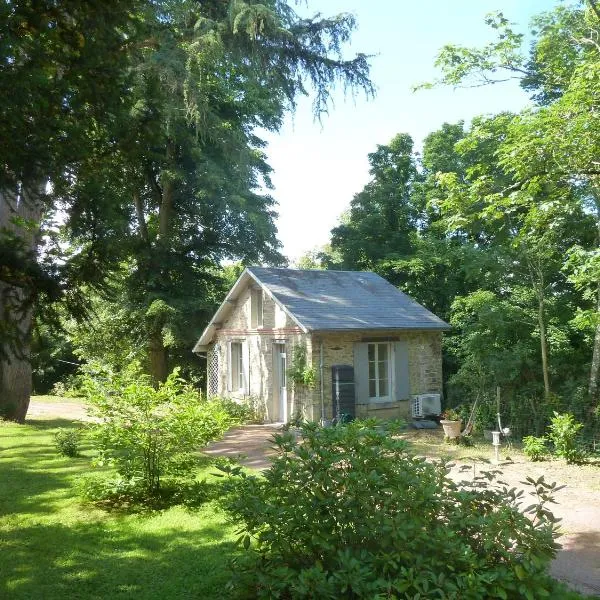 LA PETITE CHARMILLE, Hotel in Châteauponsac