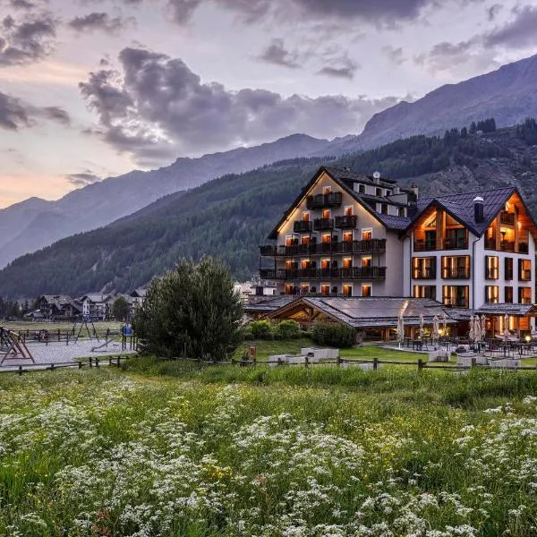 Hotel Sant'Orso - Mountain Lodge & Spa – hotel w mieście Cogne