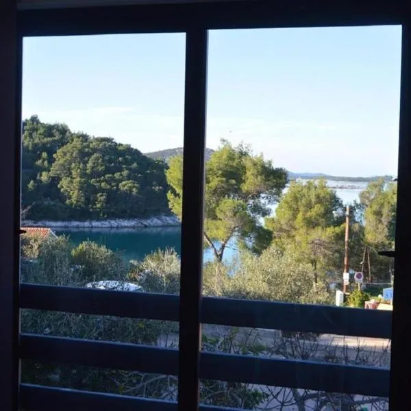 Island Residence, hotel sa Sali