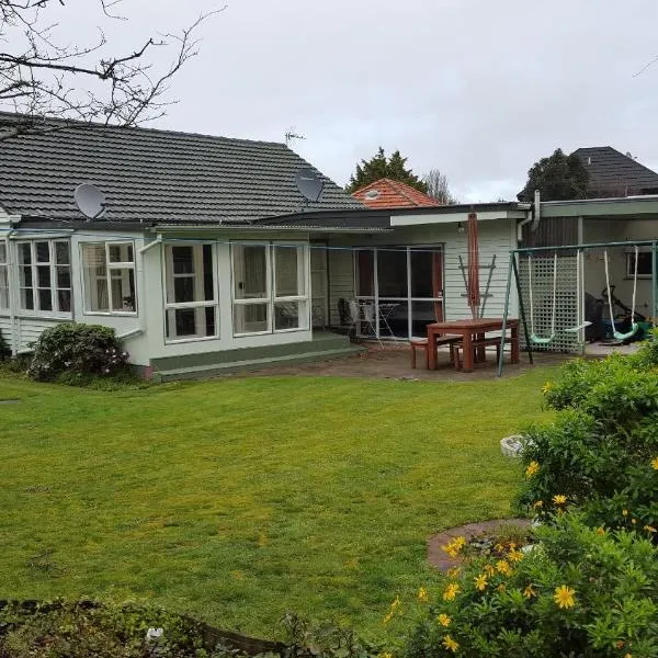 Hidden Gem and Entire Bungalow in Central hutt, Hotel in Lower Hutt
