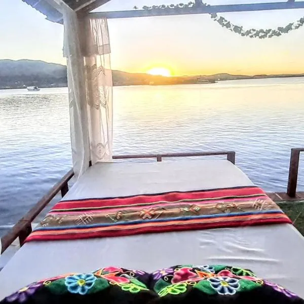 Uros Amaru Marka Lodge, hotel v destinaci Uros