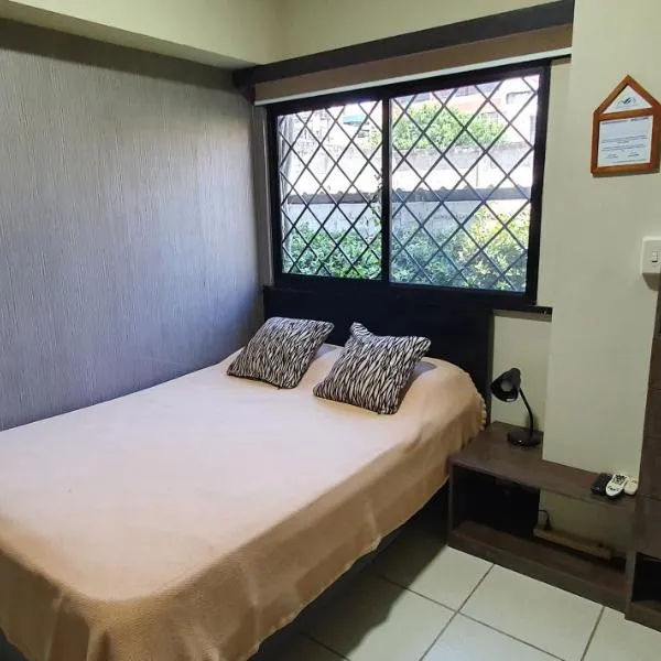 Apartamento habitación pequeña para ejecutivos o parejas, hôtel à Manta