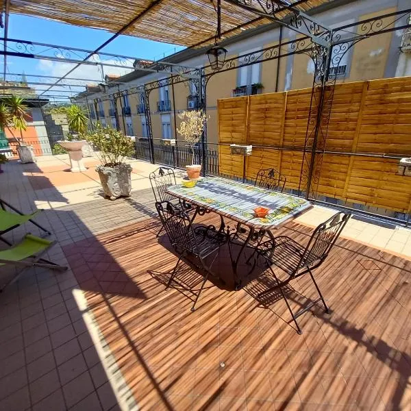 Accasatua Neapolitan Apartments, hotel in Naples