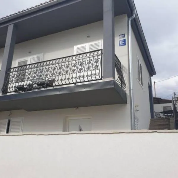 Apartman Stella Rovanjska, ξενοδοχείο σε Rovanjska