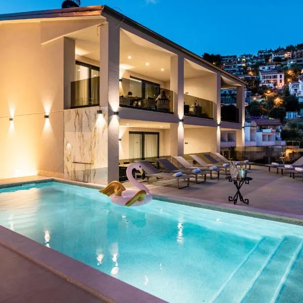 Villa Nina - Apartments with pool near the sea: Rabac şehrinde bir otel