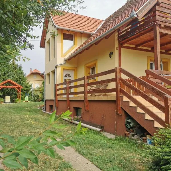 Katica Ház, hotel v destinaci Zánka