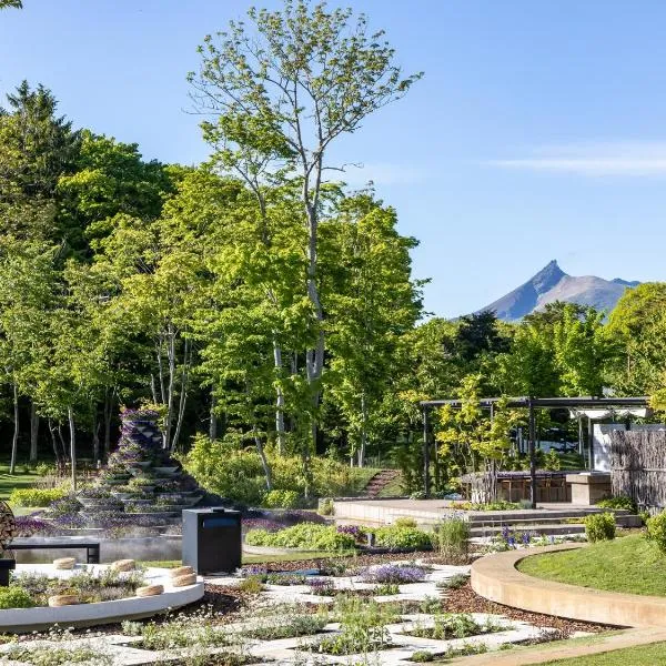 Hakodate Onuma Tsuruga Resort EPUY- 30km from Hakodate Station, hotel in Hakodate