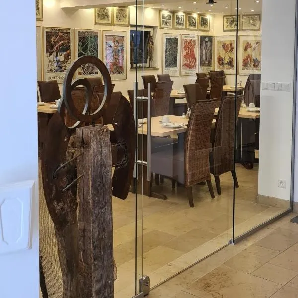 Hotel Garni "Am Ellinger Tor", ξενοδοχείο σε Weißenburg in Bayern