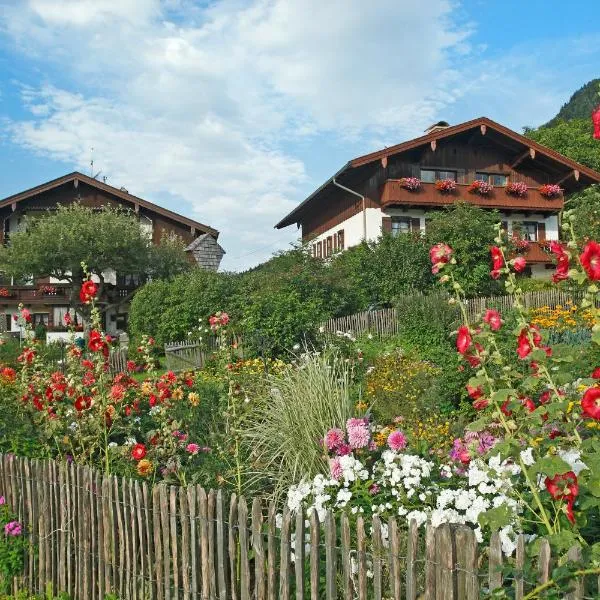 Gästehaus Koyerbauer Boardinghouse, hotell sihtkohas Aschau im Chiemgau