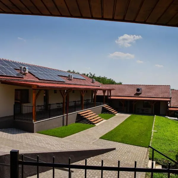 Tulip Garden Panzió, hotell sihtkohas Kékcse