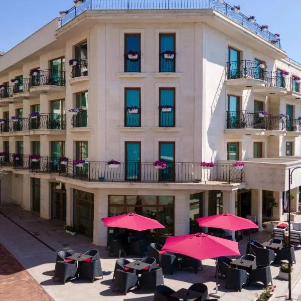 Hotel Mistral, hotel in Balchik