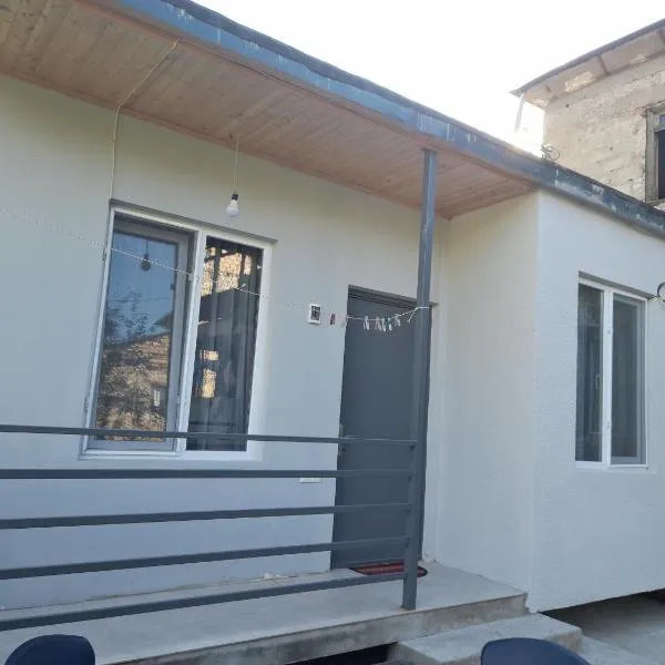 Lela Guest House, hôtel à Mestia