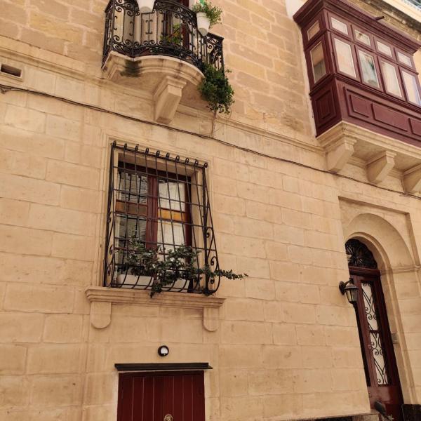 Semi-basement, cosy apartment interconnected to our residence a traditional Maltese townhouse