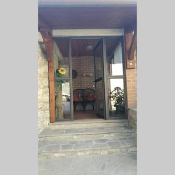 Borgo Scorza 2, hotel in Pietramogolana