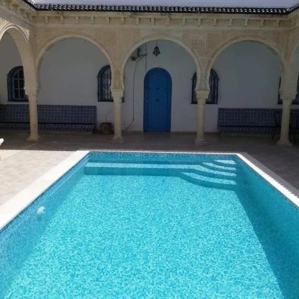 Maison typiques (houche) avec piscine, ξενοδοχείο σε Houmt Souk