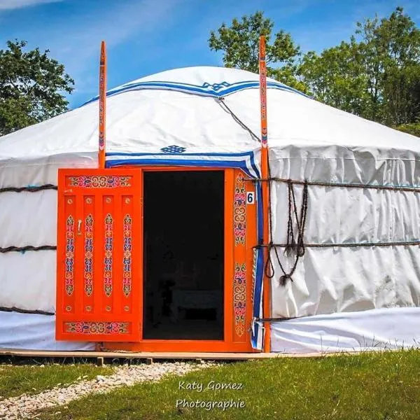 Camping Kerlaudy Mer et Yourtes, hotel v destinaci Plouénan