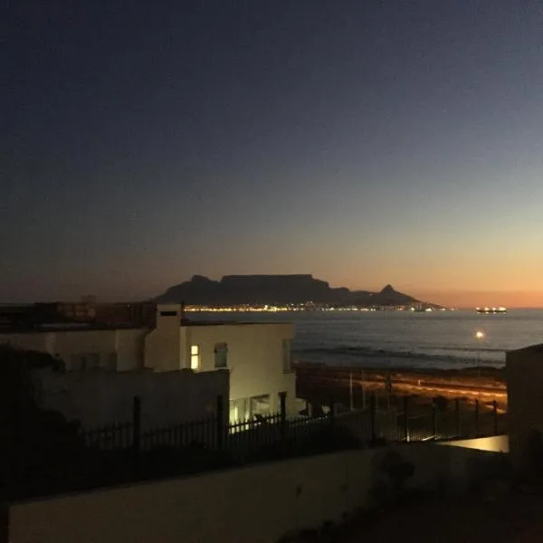 2WhiteWaters Bloubergstrand Homestay, hotel v destinaci Bloubergstrand