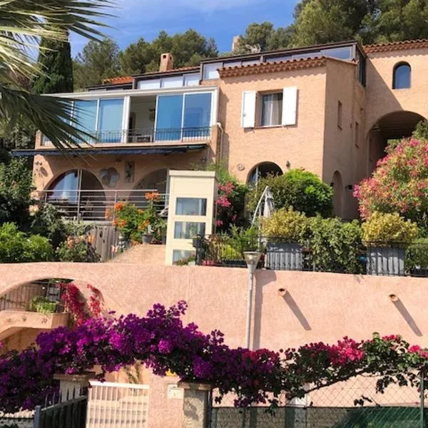 logement zen sur la colline aux mimosas, hotel in Hyères