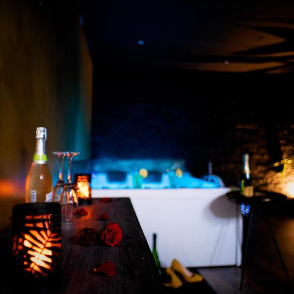 LOVE Suites & SPA "Le Loft" avec Jacuzzi privatif