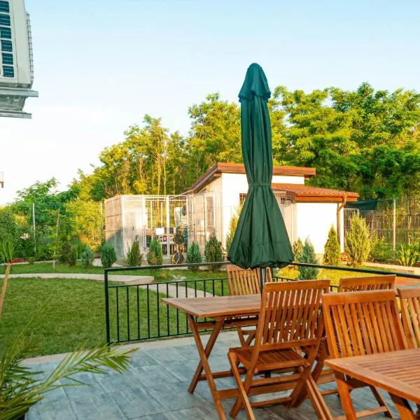 PENSIUNEA AGROTURISTICA VALENTINO, hotel in Costinesti