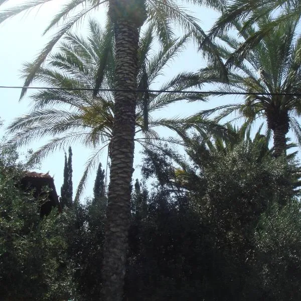 Lisa's Farm Place, ξενοδοχείο σε Ρισόν Λε Ζιόν