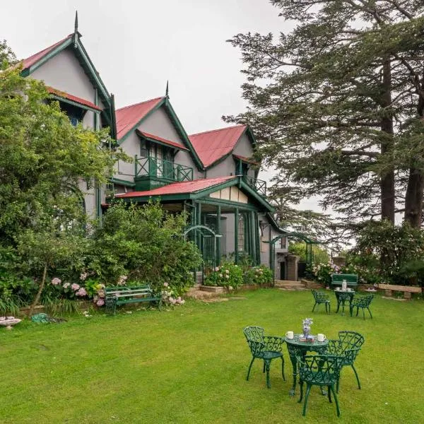 StayVista at Sidhowal Lodge 1BR w Comp Breakfast, hotel in Shimla