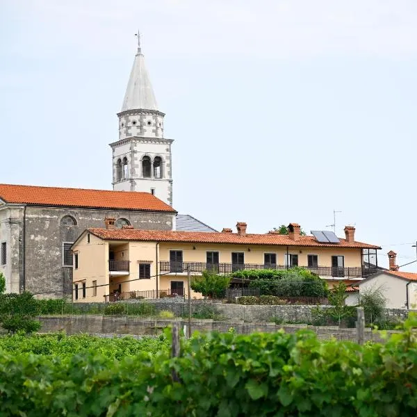 Apartma Čuk, hotel en Dutovlje