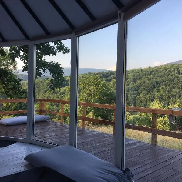 Глемпінг luxury, ξενοδοχείο σε Lypovets