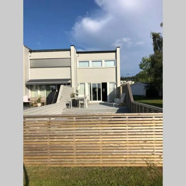 Townhouse with fantastic outdoor area, hotel in Trondheim