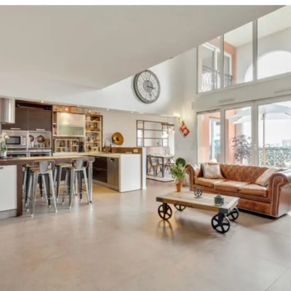 Bed and Breakfast Luxe La Défense U-Arena, Hotel in Courbevoie