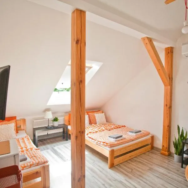 Hostel 33, hôtel à Trzebinia