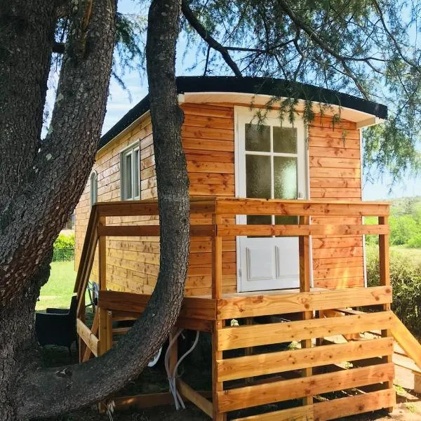 ROULOTTE DE CHARME、Saint-Genest-de-Bauzonのホテル