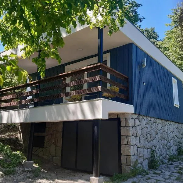 chata Modrá, ξενοδοχείο σε Vinne