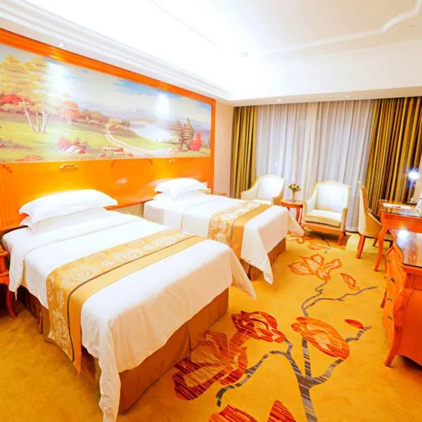 Vienna Hotel Shaoguan Wuli Pavilion، فندق في Shaoguan
