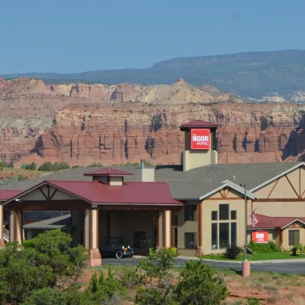 The Noor Hotel, hotel Torreyben