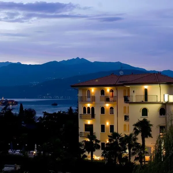 Hotel Flora, Hotel in Stresa