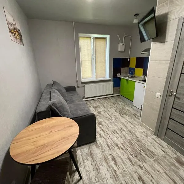 Смарт-квартира біля озера, hotel v destinácii Vinnycia