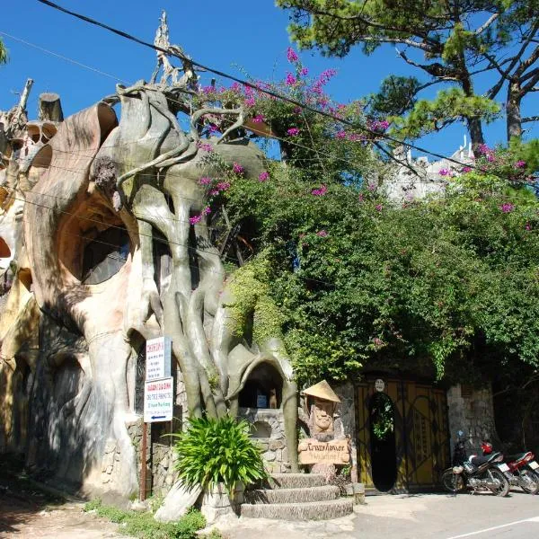 Crazy House, hotel in Da Lat