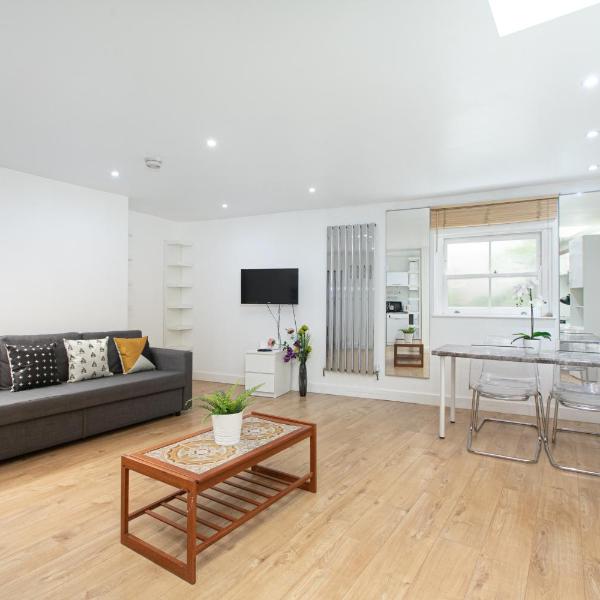 Skyvillion - One Bedroom Apartment by London King's Cross, London