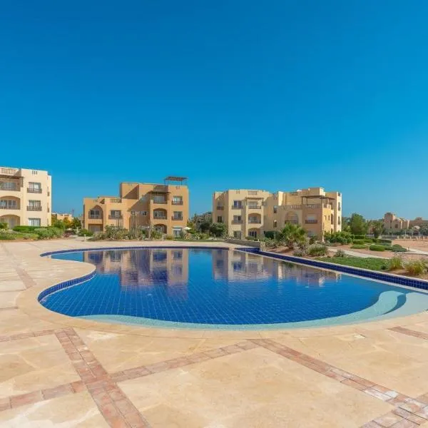 Waterside Apartments, El Gouna 1Bd plus Private Roof Terrace，位于赫尔格达的酒店
