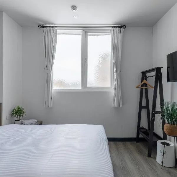 Hotel Brown - Zhongzheng, hotel in Tainan